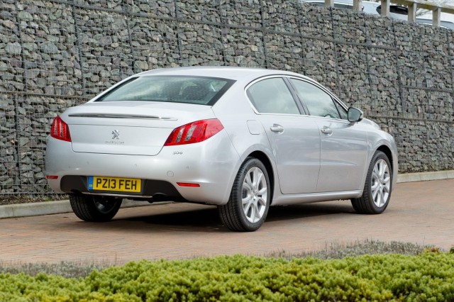 Peugeot 508 saloon (2).jpg